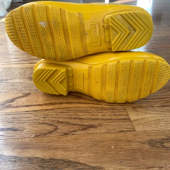 Hunter Yellow Rain Boots tall hunter rain boots girls size 5 women’s size 7