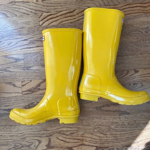Hunter Yellow Rain Boots tall hunter rain boots girls size 5 women’s size 7