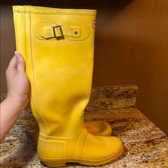 HUNTER Yellow Tall Rain Boots