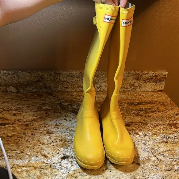 HUNTER Yellow Tall Rain Boots