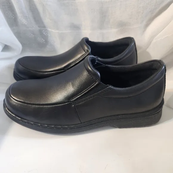 HUSH PUPPIES  Men's Black Leather Slip-On Shoes Sz 4