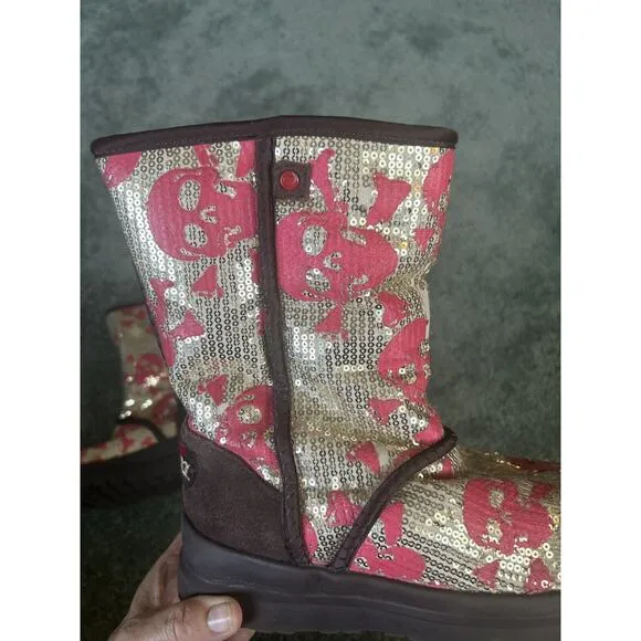 I Heart UGG Kisses Short Wedge Boot Sequins &amp; Skulls Boots Gold 5 36