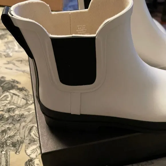 J.Crew Short lug-sole rain-boots Chelsea style BA184