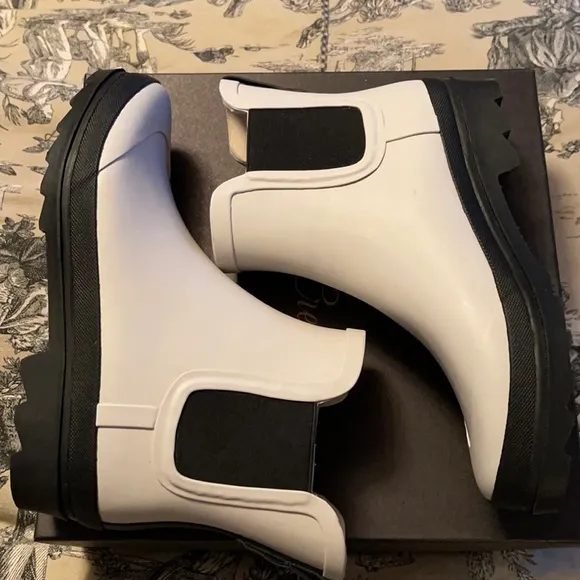J.Crew Short lug-sole rain-boots Chelsea style BA184