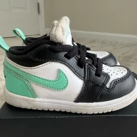 Jordan 1 Low Alt Basketball Sneakers Toddler 7