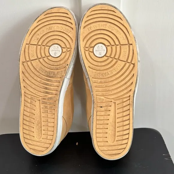 Jordan Series canvas shoes size 15