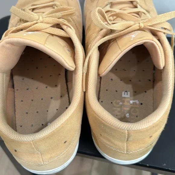 Jordan Series canvas shoes size 15
