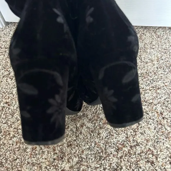 Karl Lagerfeld Paris Women’s Black Suede Leather Floral Short Boots Size 8.5