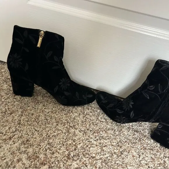 Karl Lagerfeld Paris Women’s Black Suede Leather Floral Short Boots Size 8.5
