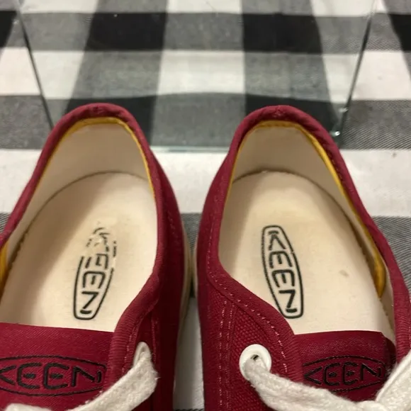 Keen Elsa Canvas Sneakers Shoes Women's Size 8.5 Red Breathable Lace up