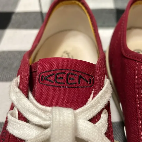 Keen Elsa Canvas Sneakers Shoes Women's Size 8.5 Red Breathable Lace up