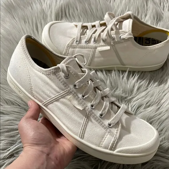 Keen natural canvas/star white Eldon slip on