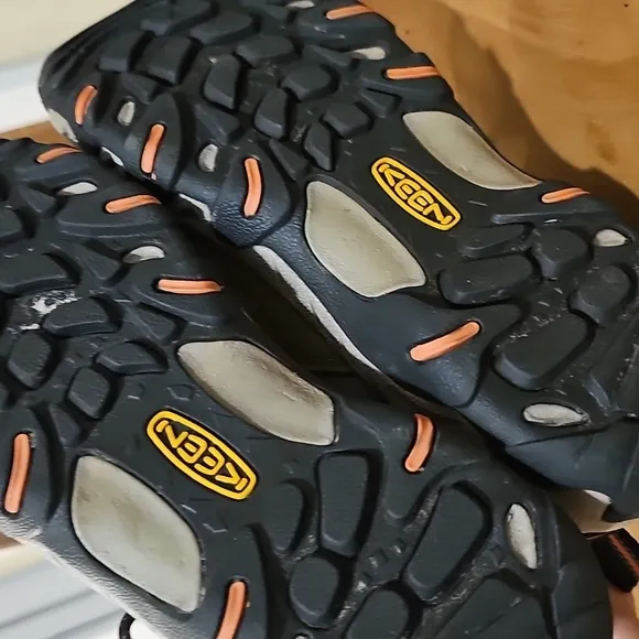 Keen Waterproof Lace Up Hiking Shoes