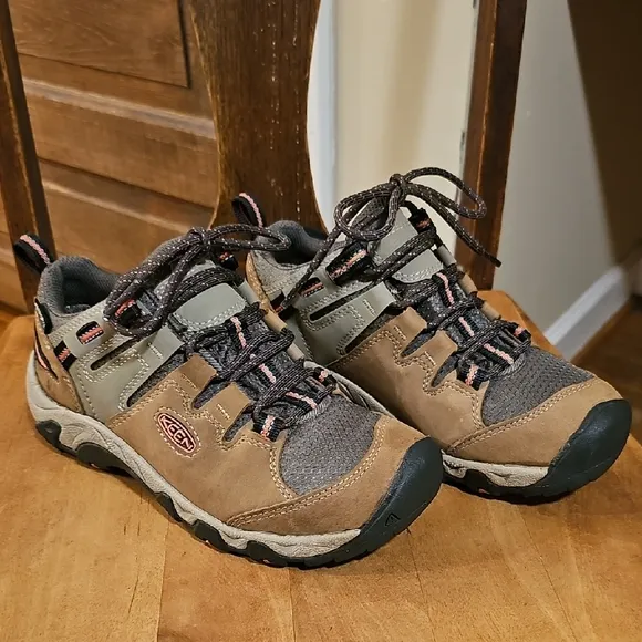Keen Waterproof Lace Up Hiking Shoes