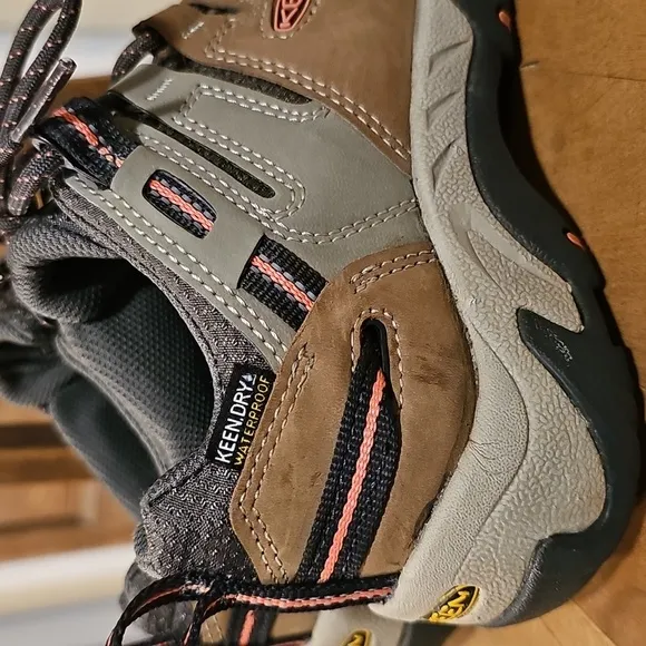 Keen Waterproof Lace Up Hiking Shoes