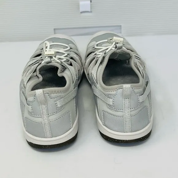KEEN**SEACAMP II CNX**Silver Waterproof Shoes***US 6**$79
