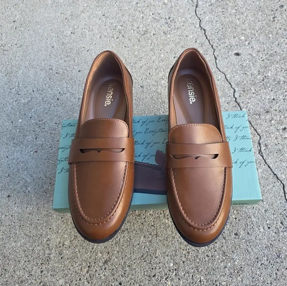 Kenzie Comfort Loafer Women Size 9