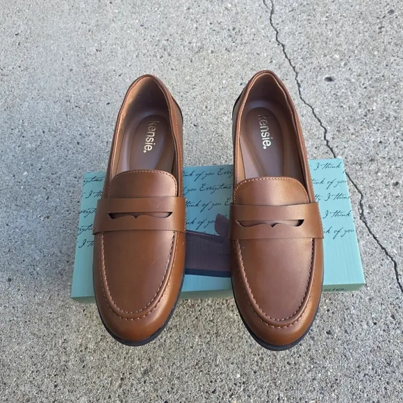 Kenzie Comfort Loafer Women Size 9