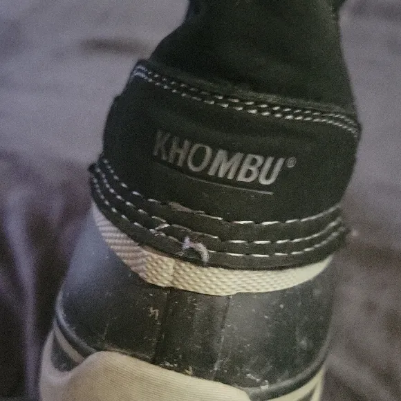 Khombu Black and Gray Winter Boots with Quilted Design
