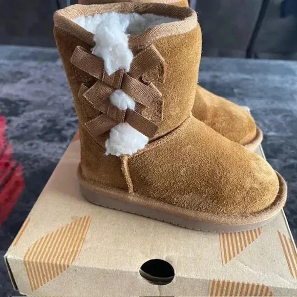 Kookaburra by UGG Victoria Toddler Girl's Short Winter Boots - Chestnut - Size 8