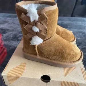 Kookaburra by UGG Victoria Toddler Girl's Short Winter Boots - Chestnut - Size 8