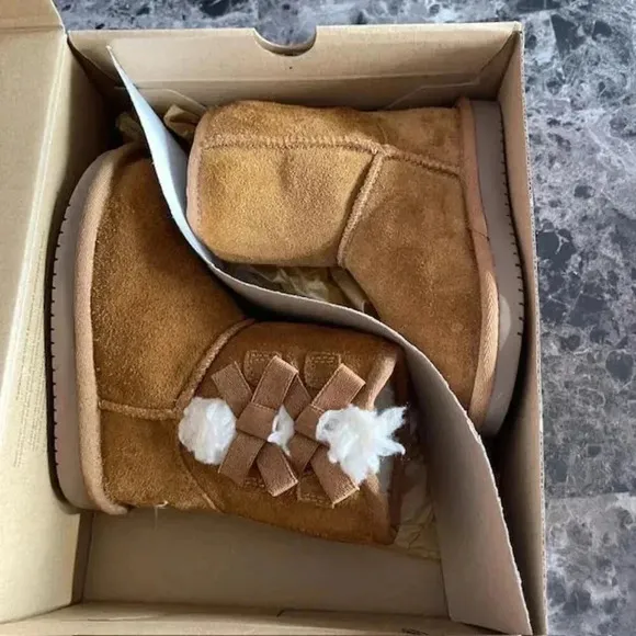 Kookaburra by UGG Victoria Toddler Girl's Short Winter Boots - Chestnut - Size 8