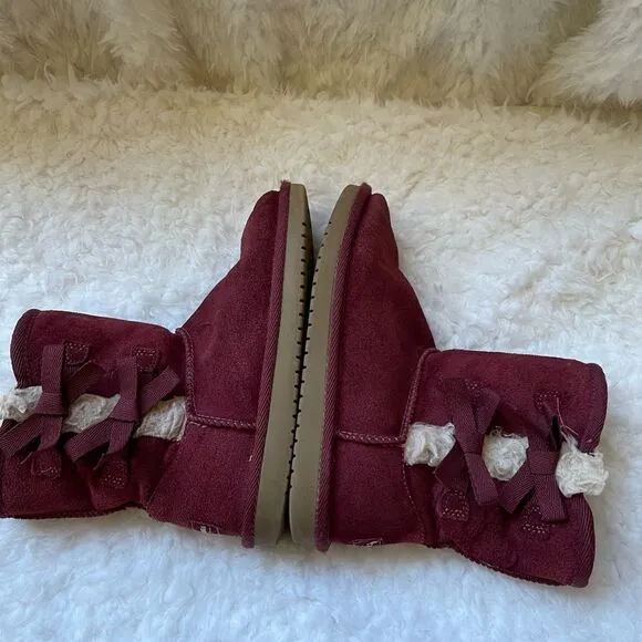 Kookaburra by Ugg Victoria  kids short burgundy boots size 2.