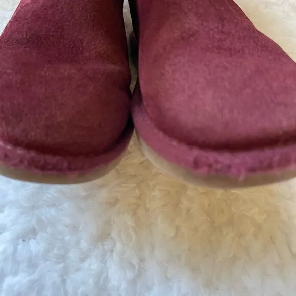 Kookaburra by Ugg Victoria  kids short burgundy boots size 2.
