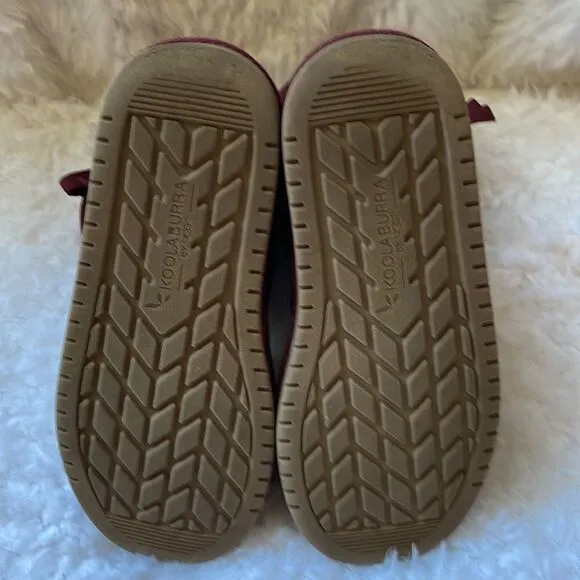 Kookaburra by Ugg Victoria  kids short burgundy boots size 2.
