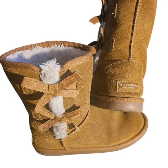 Koolaburra by UGG | Chestnut | Side Bow Short Boot | 1019372 | Girls | Size: 4