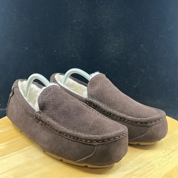 KOOLABURRA BY UGG MEN’S TIPTON EMBOSS 1119273 SIZE 9 CHOCOLATE BROWN/ BRAND NEW