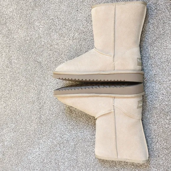 Koolaburra by UGG Tan Boots Women's size 5