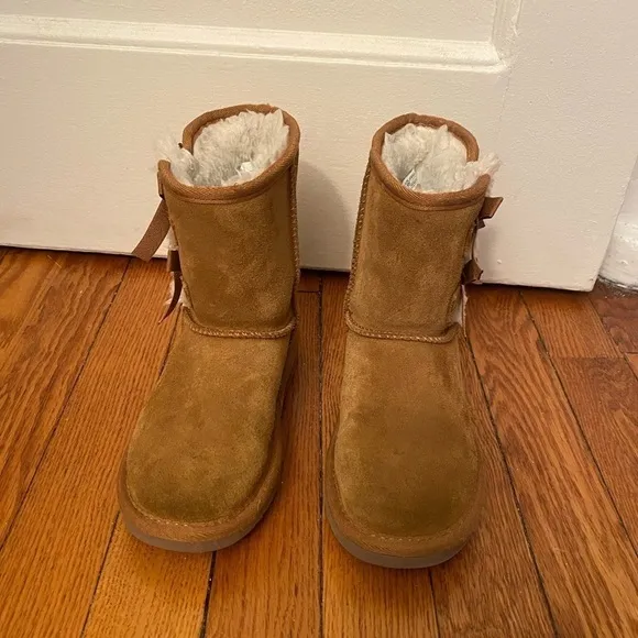Koolaburra by UGG Victoria Short Chestnut Boots Size 12.