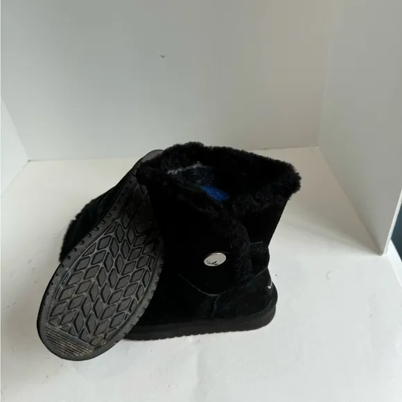 KOOLABURRA WOMENS NALIE SHORT BOOTS. Size 6