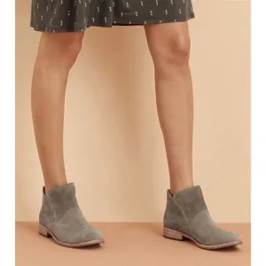 Kork-Ease® Ryder Short Ankle Boots in Gray Size 6.5/ excellent