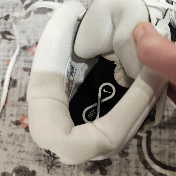 Kyrie Infinity TB Nike Basketball Shoes