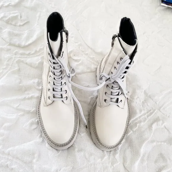 La Canadienne  Yasmine Lace Up Boots Size 5.5 New $598