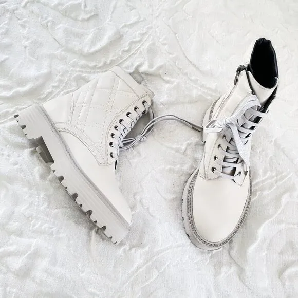 La Canadienne  Yasmine Lace Up Boots Size 5.5 New $598