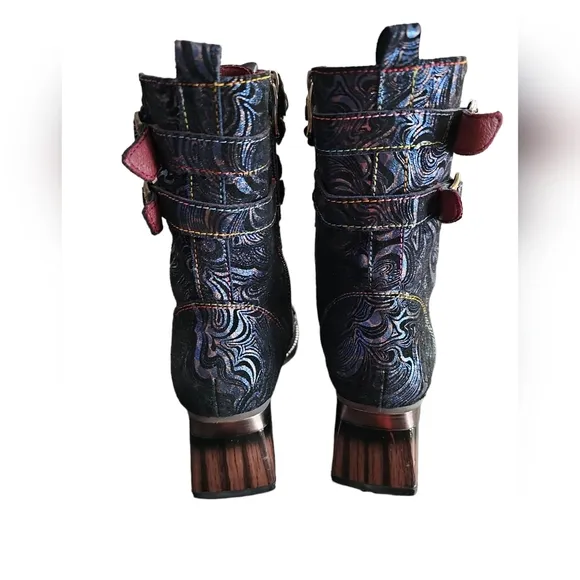 L'Artiste Originala Navy Booties Size 39/8.5.   C01013