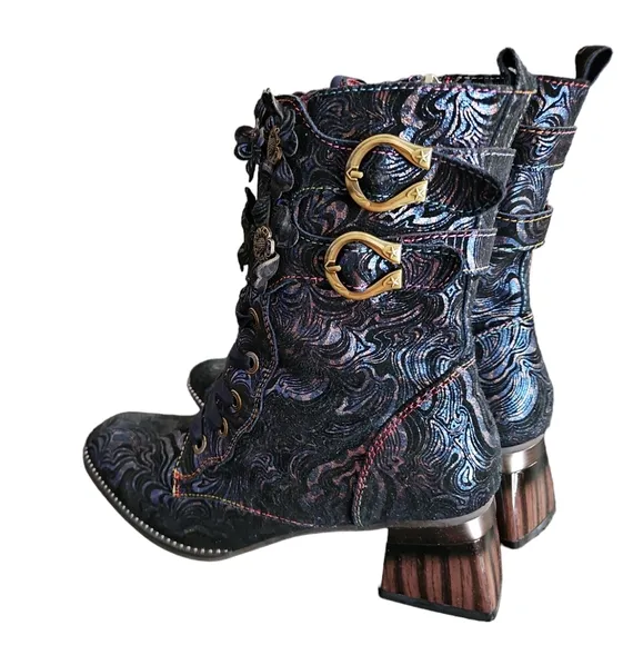 L'Artiste Originala Navy Booties Size 39/8.5.   C01013