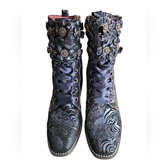 L'Artiste Originala Navy Booties Size 39/8.5.   C01013