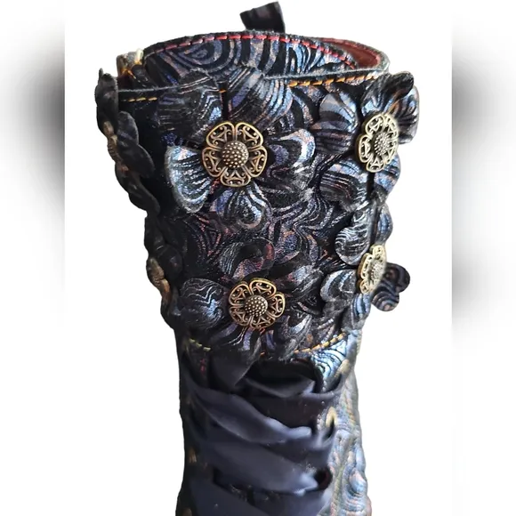 L'Artiste Originala Navy Booties Size 39/8.5.   C01013