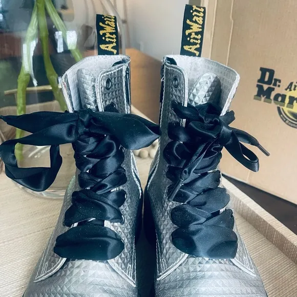 LIMITED EDITION! Doc Martens Jadon Silver Stud Emboss Leather Platform Boots