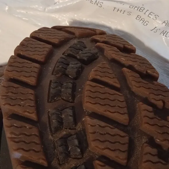 LL Bean men's 9 waterproof boot shoes