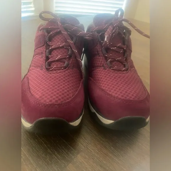 L.L bean TEK 2.5 woman’s waterproof/ insulated shoes