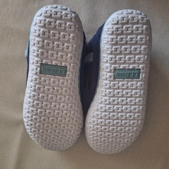 L.L. Bean Women’s Fleece Lined Slip on Insulated Shoes Booties Size 10