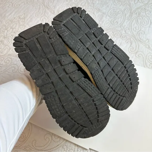 Lonza black sneakers euro sz 39