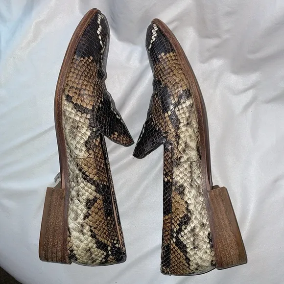 Madewell Frances Snake Embossed Leather Loafer in Warm Ash Multi color size 9.5