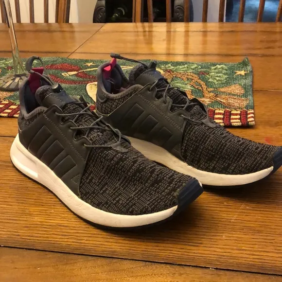 Men’s Adidas Running Shoe Size 7 Gray w/ Pink Quick Tie