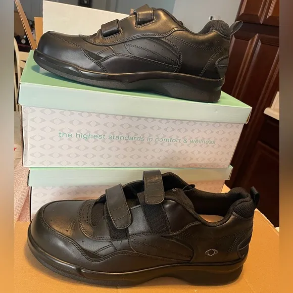 Men's apex athletic Velcro sneakers.  size 12.5 wide
